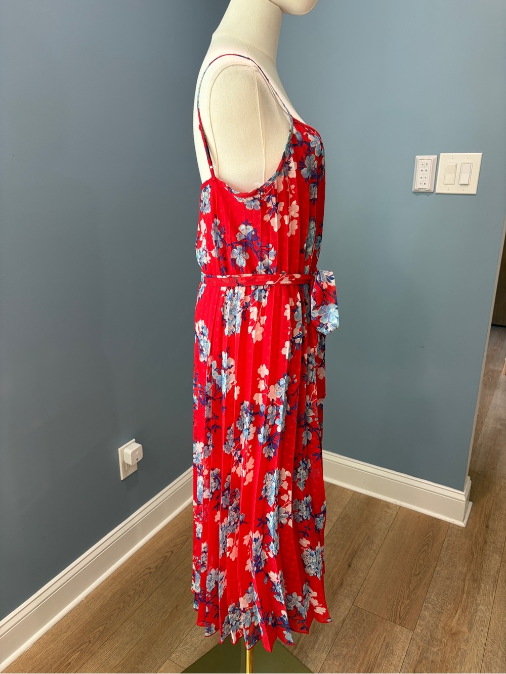 Premier Amour Red Blue Floral Pleated Midi Dress Belted Size 8 - Picture 6 of 10